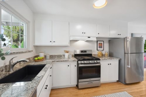 24815 Townsend Ave, Hayward, CA 94544-1746