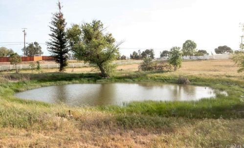 7650 Creston Rd, Lake Nacimiento, CA 93446-8449