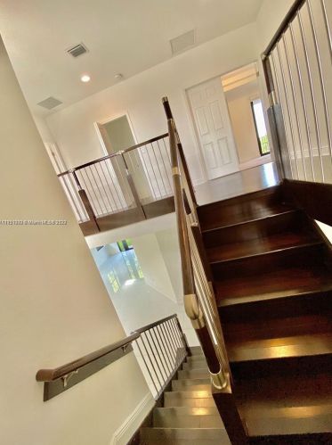 948 104th Ave, Miami FL  33172-4097 exterior