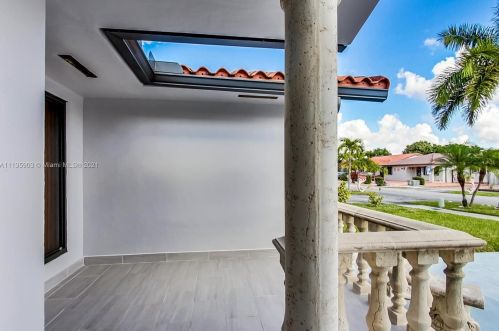 7534 5th Ct, Hialeah FL  33014-4921 exterior