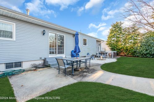 81 Oakland Dr, Bricktown NJ  08724-4560 exterior