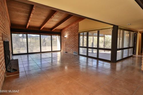 2850 Sunrock Ln, Tucson, AZ 85745-9626