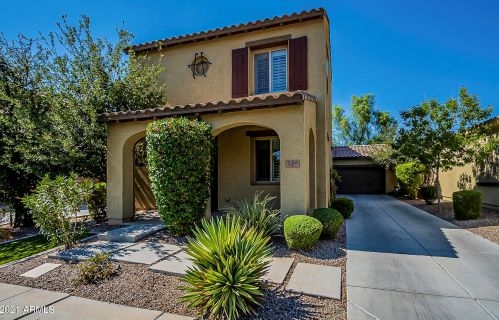 280 Indigo Dr, Chandler, AZ 85286-1643