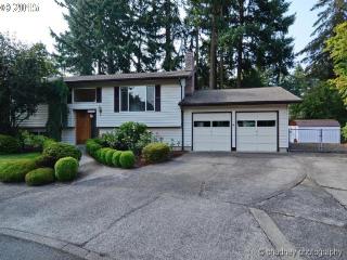13540 Taylor Ct, Portland, OR 97233-1971