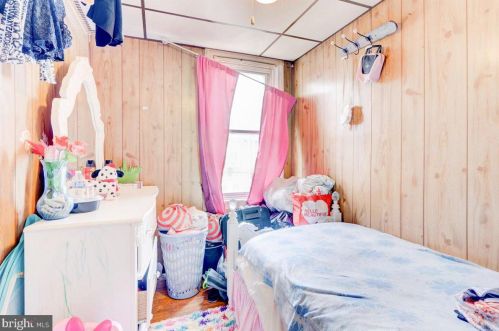 6617 Guyer Ave, Philadelphia PA 19153-2406 exterior