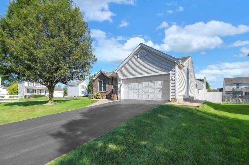 410 Green Apple Pl, Pataskala OH  43062-7453 exterior