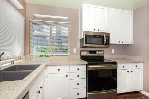 230 Eveningside Gln, Escondido CA  92026-1334 exterior