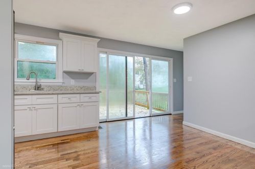 121 Fir Ave, Tiverton RI  02878-1640 exterior