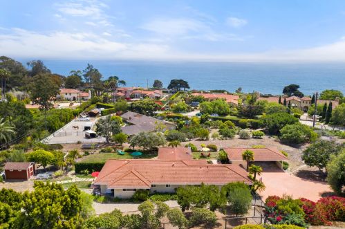 414 Sea Ranch Dr, Santa Barbara, CA 93109-1037