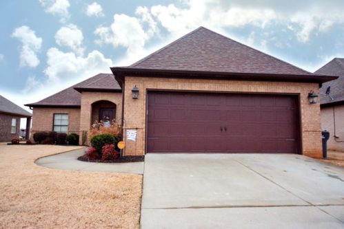 5049 Aberdeen Rd, Jonesboro, AR 72401-8184