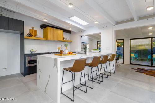 5721 10th St, Phoenix AZ  85014-2213 exterior