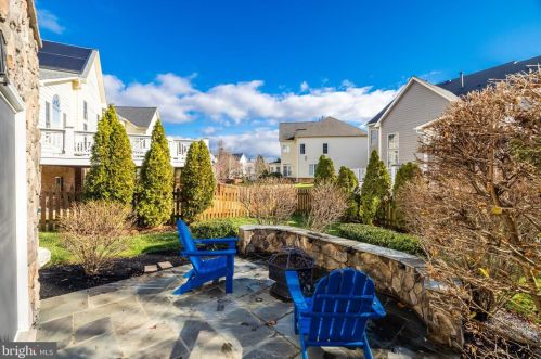 43331 Riverpoint Dr, Leesburg VA 20176-1296 exterior