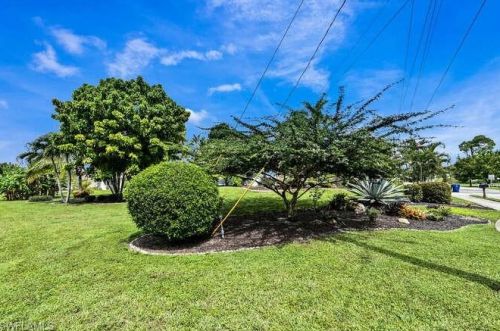 27640 Michigan St, Bonita Springs, FL 34135-4672