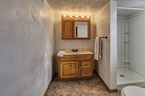 4511 Lincoln Ave, Jeannette PA  15644-3062 exterior