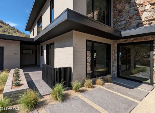 8200 Charles Dr, Scottsdale, AZ 85253-2405