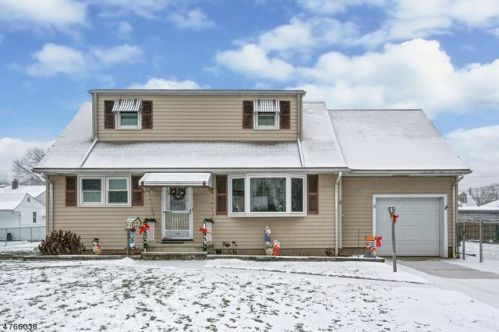 59 16th Ave, Manville, NJ 08835-1523