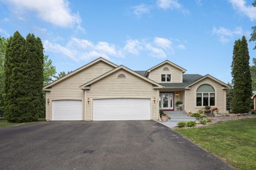 1324 Dunsmore Dr, Minnetrista, MN 55387