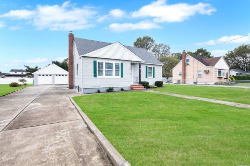 26 Karp Dr, Islip Terrace, NY 11752-2222