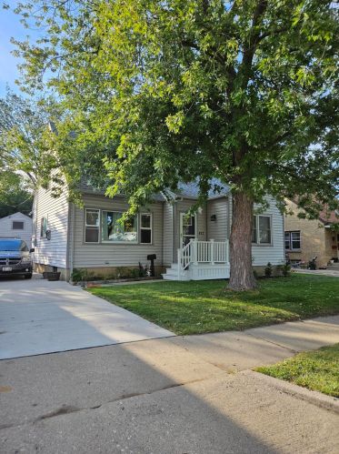427 87th Pl, Milwaukee, WI 53214-1321