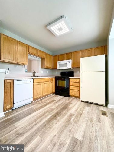 9843 Bartley Ct, Fredericksburg VA  22408-9227 exterior