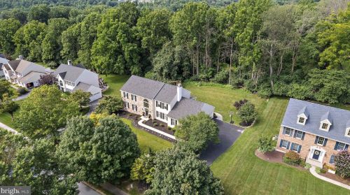 106 Longfields Way, Downingtown PA  19335-4486 exterior