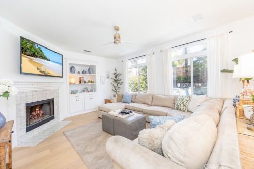 41774 Carleton Way, Temecula CA  92591-1897 exterior