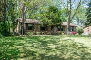 217 Morningside Dr, Clarksville, TN 37042-3353