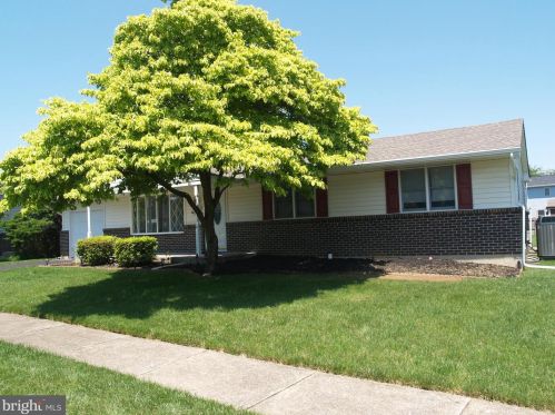 2993 Magnolia Cir, Macungie, PA 18062-8943