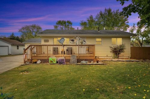 404 Susan Ct, Kouts, IN 46347-9758