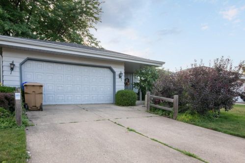 8306 22nd Ave, Kenosha, WI 53143-6214