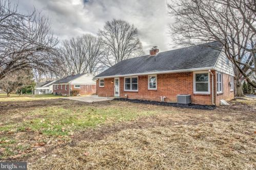 1773 Wilson Ave, Lancaster, PA 17603-4523