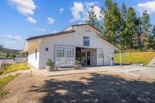 41664 Camino Del Vino, Temecula CA  92592-8439 exterior