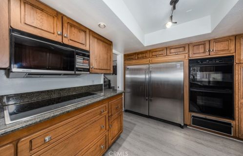 1672 Smiley Heights Dr, Redlands CA  92373-6533 exterior