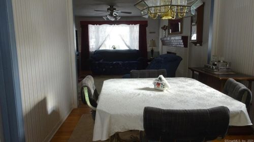 30 Duval St, Manchester CT 06042-2816 exterior