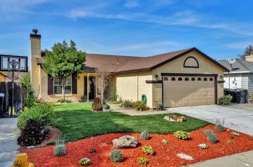 5637 Rose Brook Dr, Riverbank, CA 95367-3831