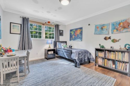 4 Fawn Ln, Martinsville NJ  08836-2368 exterior