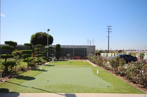 19251 Brookhurst St, Huntington Beach CA  92646-2908 exterior