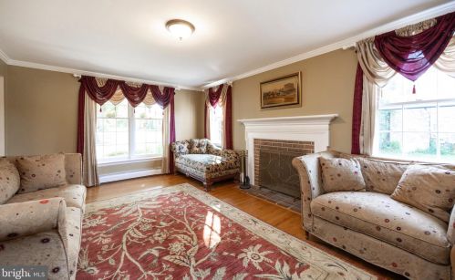 871 Chester Dr, Pottstown PA 19465-7518 exterior