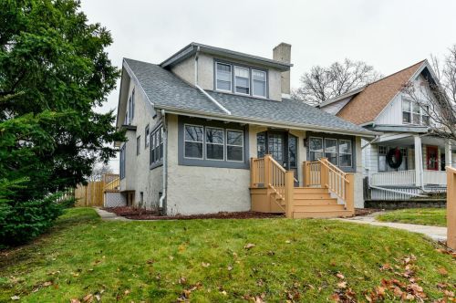 3531 Murray Ave, Milwaukee WI  53211-2525 exterior