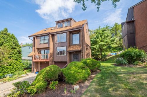 38 Bethany Dr, Pittsburgh, PA 15215-1208