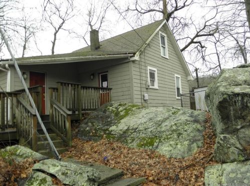 12 Glezen St, Norwich, CT 06360-3004