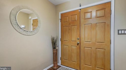 5735 Waters Edge Landing Ct, Springfield, VA 22015-2611