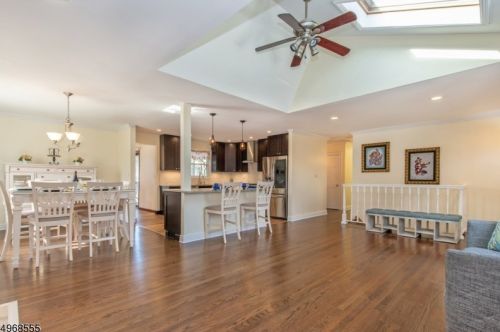 38 Cross Rd, Greystone Park NJ 07950-3207 exterior