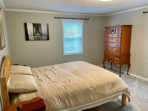 53 Harvard Ct, Middletown CT  06457-4965 exterior