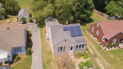 208 Lovers Ln, Slaughter Beach, DE 19963-2619