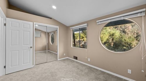 1942 Los Encinos Ave, Glendale CA  91208-2113 exterior