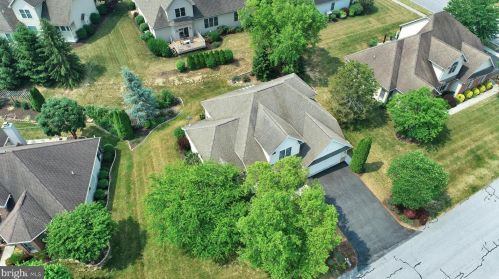 885 Crooked Stick Dr, Navy Sup Dpt PA  17050-2298 exterior