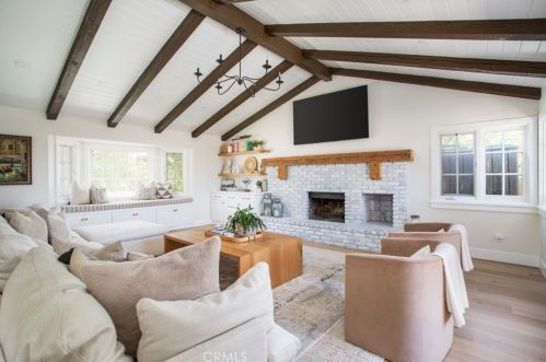 2936 Alta Vis Dr, Newport Beach CA  92660-3205 exterior