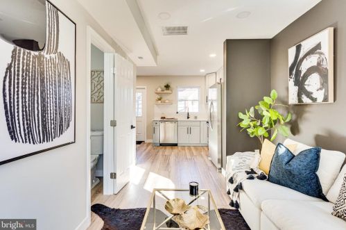 3104 Lyndale Pl, Washington, DC 20019-2163