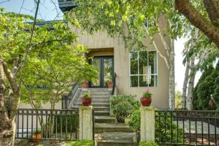 3418 34th Ave, Seattle, WA 98144-6908